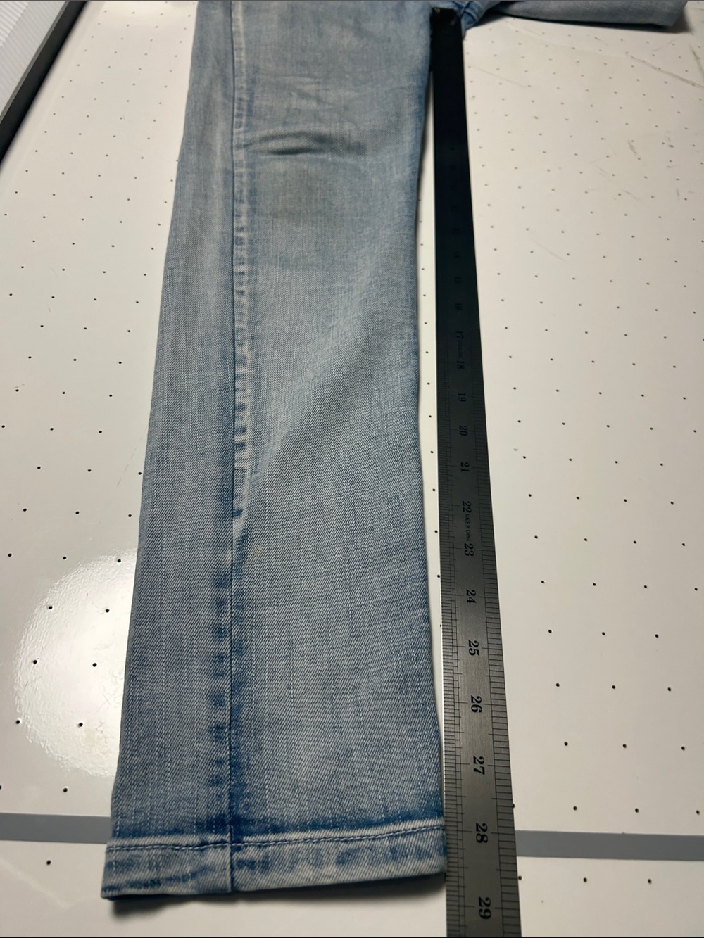 Tobi High Rise Jeans Non Distressed - Picture 9 of 9